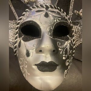 Masqarae Lady Harlequin Jester Mask - Silver & Black Glitter Venetian Style NWT